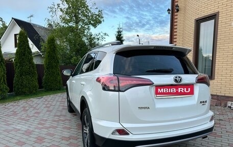 Toyota RAV4, 2017 год, 2 795 000 рублей, 7 фотография