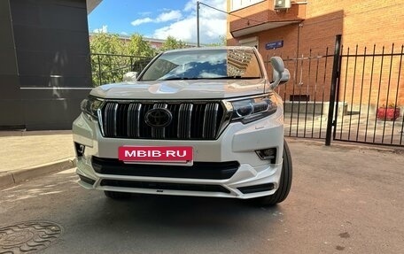 Toyota Land Cruiser Prado 150 рестайлинг 2, 2019 год, 5 000 000 рублей, 3 фотография