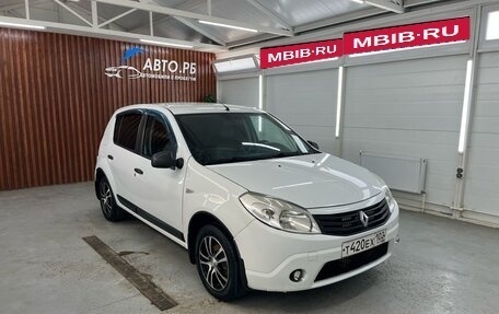 Renault Logan I, 2011 год, 675 000 рублей, 2 фотография