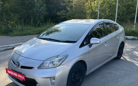 Toyota Prius, 2013 год, 1 440 000 рублей, 2 фотография