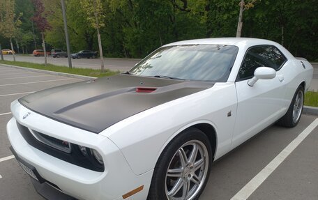 Dodge Challenger III рестайлинг 2, 2013 год, 2 500 000 рублей, 6 фотография