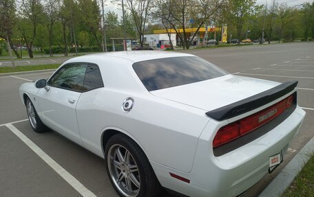 Dodge Challenger III рестайлинг 2, 2013 год, 2 500 000 рублей, 7 фотография