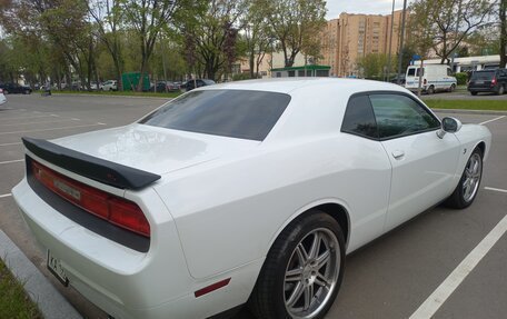 Dodge Challenger III рестайлинг 2, 2013 год, 2 500 000 рублей, 8 фотография