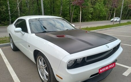 Dodge Challenger III рестайлинг 2, 2013 год, 2 500 000 рублей, 5 фотография