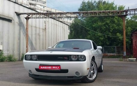 Dodge Challenger III рестайлинг 2, 2013 год, 2 500 000 рублей, 2 фотография