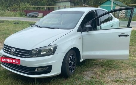 Volkswagen Polo VI (EU Market), 2019 год, 900 000 рублей, 2 фотография