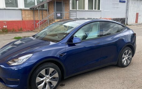 Tesla Model Y I, 2021 год, 4 200 000 рублей, 2 фотография