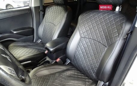 Mitsubishi Outlander III рестайлинг 3, 2011 год, 1 080 000 рублей, 6 фотография