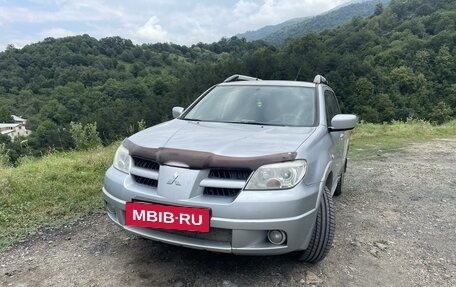 Mitsubishi Outlander III рестайлинг 3, 2007 год, 685 000 рублей, 2 фотография