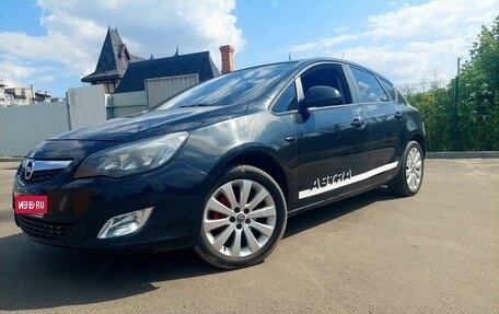 Opel Astra J, 2011 год, 750 000 рублей, 1 фотография