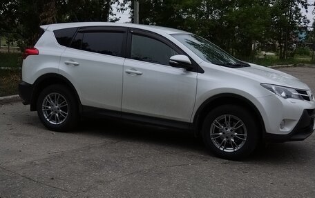 Toyota RAV4, 2015 год, 1 850 000 рублей, 6 фотография