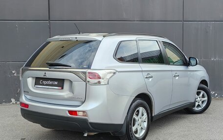 Mitsubishi Outlander III рестайлинг 3, 2012 год, 1 529 000 рублей, 4 фотография