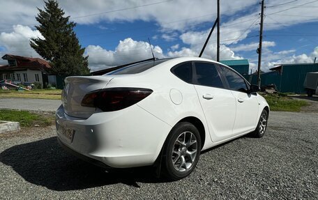 Opel Astra J, 2013 год, 1 000 000 рублей, 4 фотография