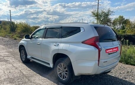 Mitsubishi Pajero Sport III рестайлинг, 2018 год, 3 250 000 рублей, 6 фотография