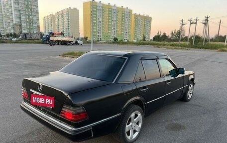 Mercedes-Benz E-Класс, 1994 год, 220 000 рублей, 3 фотография