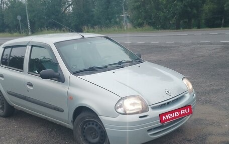 Renault Clio III, 2001 год, 260 000 рублей, 2 фотография