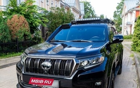 Toyota Land Cruiser Prado 150 рестайлинг 2, 2022 год, 12 200 000 рублей, 1 фотография