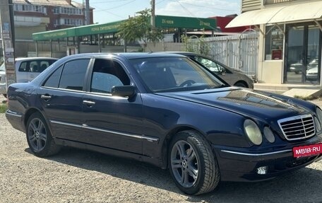 Mercedes-Benz E-Класс, 1998 год, 390 000 рублей, 1 фотография