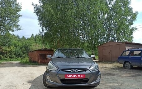 Hyundai Solaris II рестайлинг, 2012 год, 780 000 рублей, 1 фотография