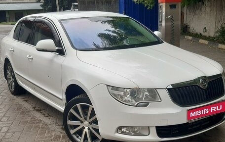 Skoda Superb III рестайлинг, 2012 год, 850 000 рублей, 1 фотография