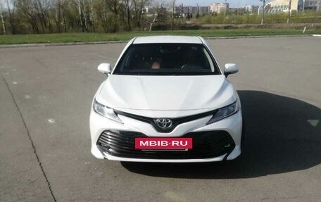 Toyota Camry, 2019 год, 2 750 000 рублей, 4 фотография