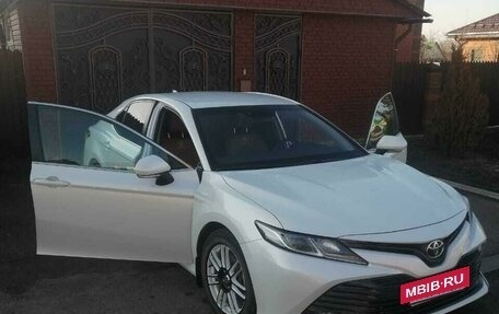 Toyota Camry, 2019 год, 2 750 000 рублей, 6 фотография