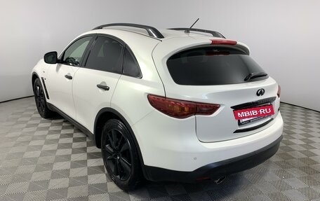 Infiniti QX70, 2016 год, 2 775 000 рублей, 7 фотография