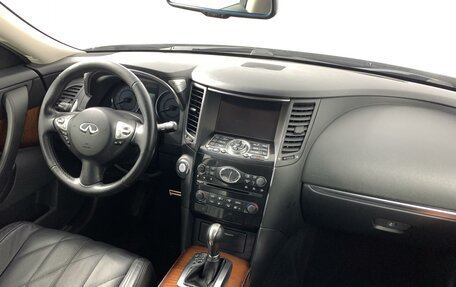 Infiniti QX70, 2016 год, 2 775 000 рублей, 11 фотография