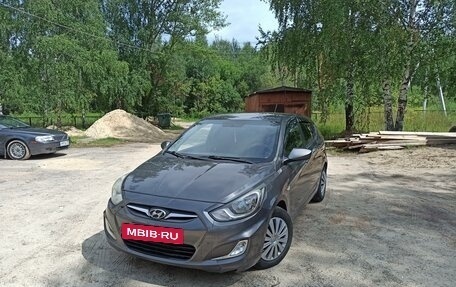 Hyundai Solaris II рестайлинг, 2012 год, 780 000 рублей, 2 фотография