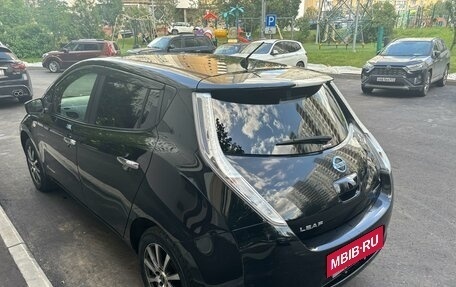 Nissan Leaf I, 2015 год, 1 000 000 рублей, 5 фотография