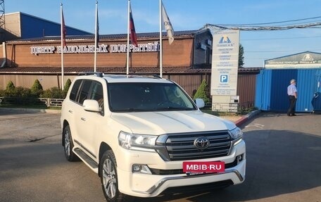 Toyota Land Cruiser 200, 2017 год, 7 350 000 рублей, 3 фотография