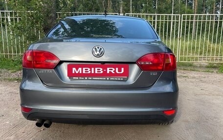 Volkswagen Jetta VI, 2011 год, 499 000 рублей, 3 фотография