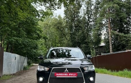 Mitsubishi Outlander III рестайлинг 3, 2011 год, 1 090 000 рублей, 4 фотография