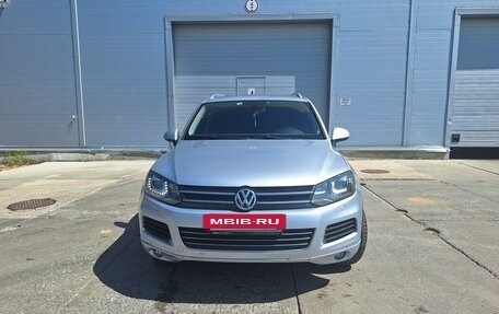 Volkswagen Touareg III, 2012 год, 1 970 000 рублей, 2 фотография