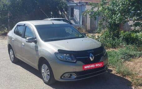 Renault Logan II, 2014 год, 1 000 000 рублей, 2 фотография