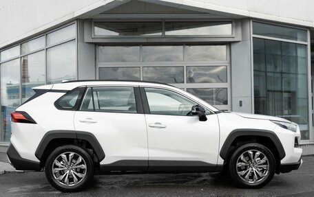 Toyota RAV4, 2024 год, 5 200 000 рублей, 4 фотография