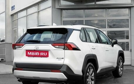 Toyota RAV4, 2024 год, 5 200 000 рублей, 6 фотография