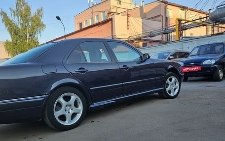 Mercedes-Benz E-Класс, 1999 год, 680 000 рублей, 3 фотография