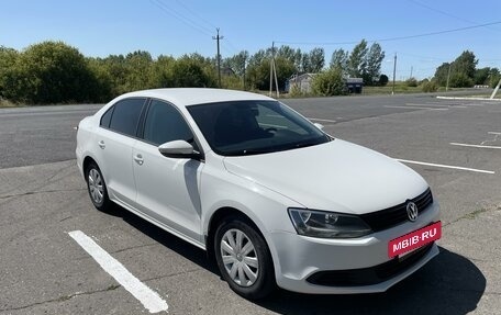 Volkswagen Jetta VI, 2013 год, 970 000 рублей, 3 фотография