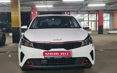 KIA Rio IV, 2021 год, 2 300 000 рублей, 3 фотография