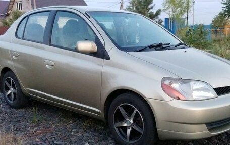 Toyota Platz, 2000 год, 380 000 рублей, 2 фотография