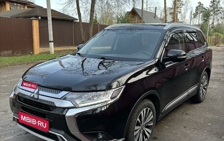 Mitsubishi Outlander III рестайлинг 3, 2019 год, 1 фотография