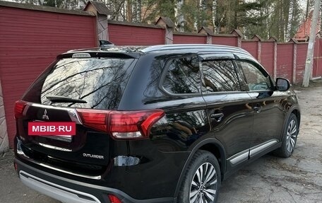 Mitsubishi Outlander III рестайлинг 3, 2019 год, 6 фотография