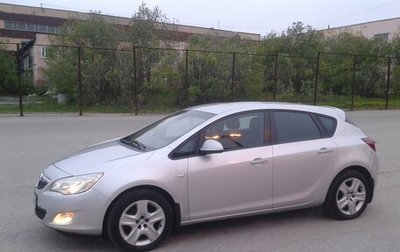 Opel Astra J, 2011 год, 770 000 рублей, 1 фотография