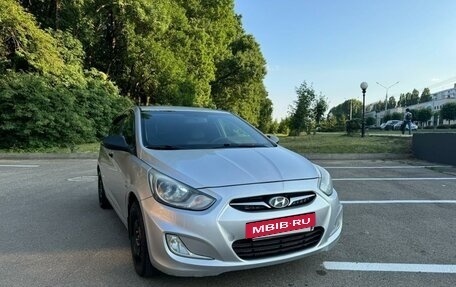 Hyundai Solaris II рестайлинг, 2014 год, 800 000 рублей, 2 фотография