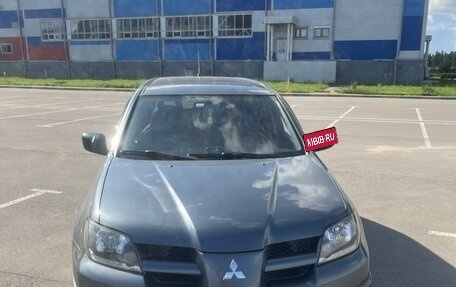 Mitsubishi Outlander III рестайлинг 3, 2004 год, 599 000 рублей, 2 фотография