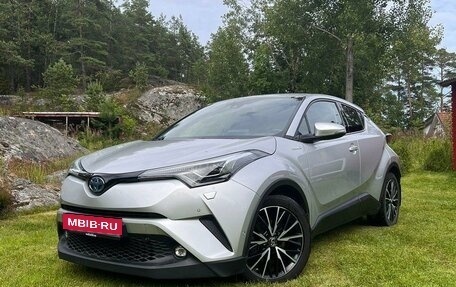 Toyota C-HR I рестайлинг, 2018 год, 1 фотография