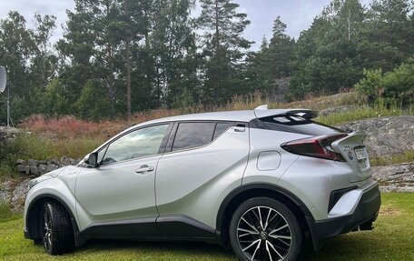 Toyota C-HR I рестайлинг, 2018 год, 3 фотография