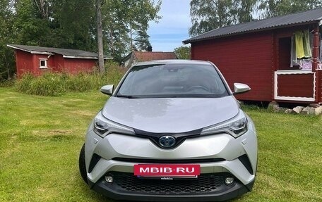 Toyota C-HR I рестайлинг, 2018 год, 2 фотография