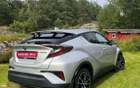 Toyota C-HR I рестайлинг, 2018 год, 4 фотография